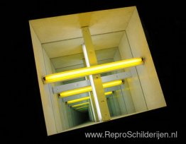 Tunnel # 5 (naar Dan Flavin)