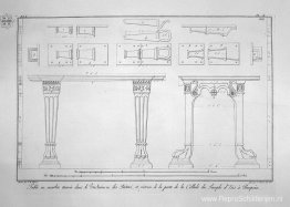 Marmeren tafel gevonden in het triclinium van de priesters, en g