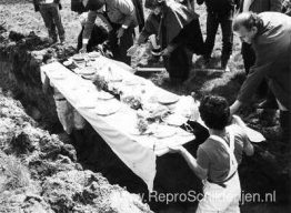 Dejeuner sous l'herbe (Begrafenis van de strikfoto)