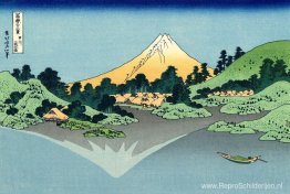 De Fuji weerspiegelt in het Kawaguchimeer, gezien vanaf de Misak