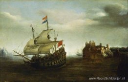 Een kasteel met een schip dat vlakbij vaart